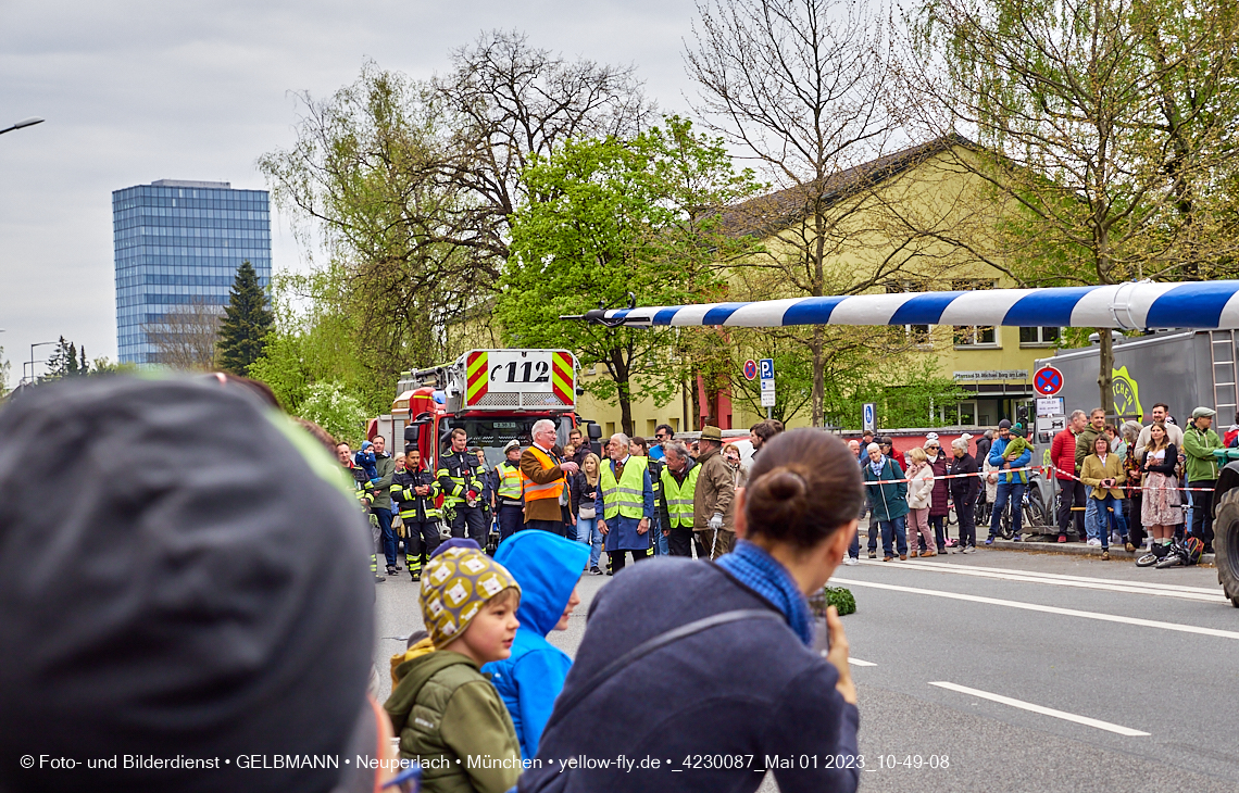 01.05.2023 - Maibaumaufstellung in Berg am Laim